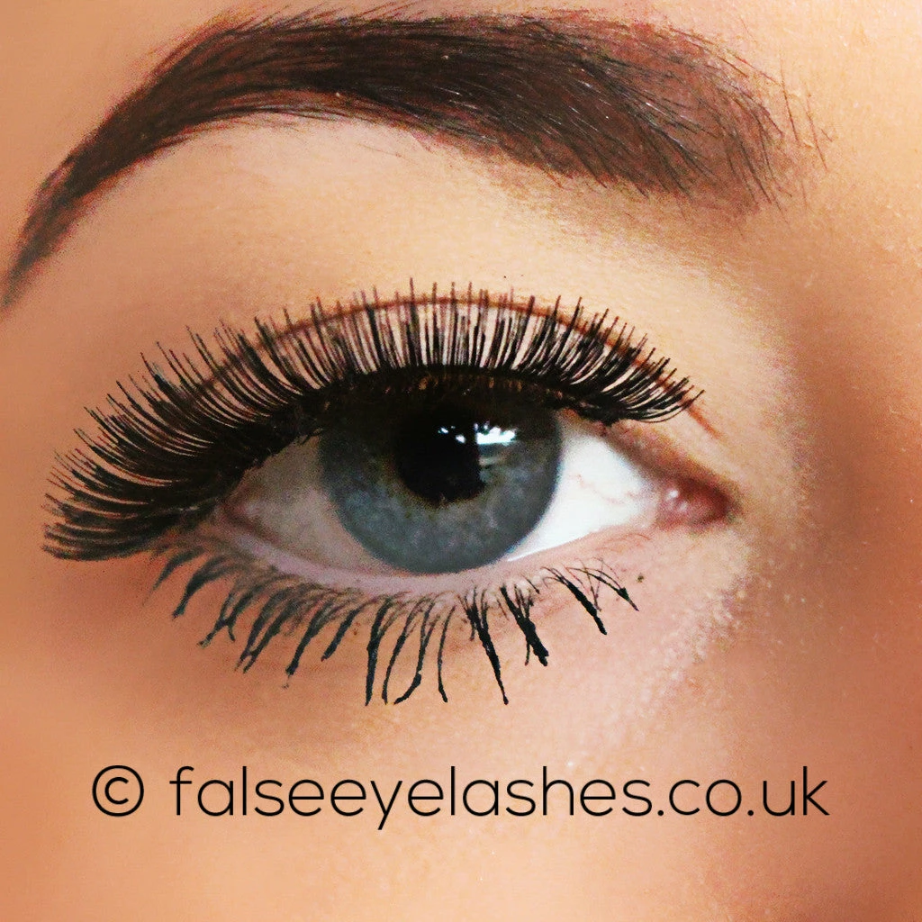 Ardell Runway Lashes - Naomi 4 Ardell Runway Lashes - Naomi