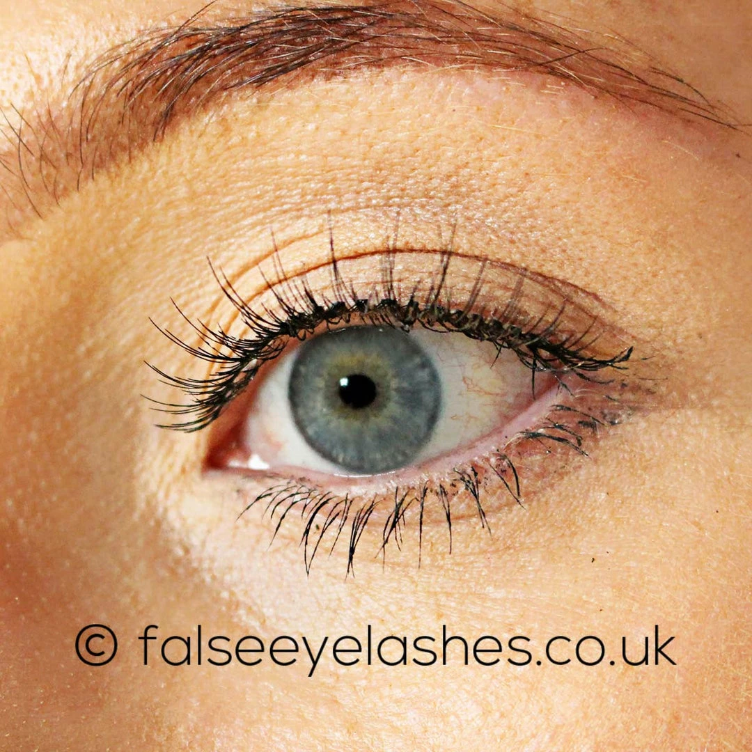 Kiss Lashes Kiss True Volume Lashes - Chic 5 Kiss Lashes Kiss True Volume Lashes - Chic