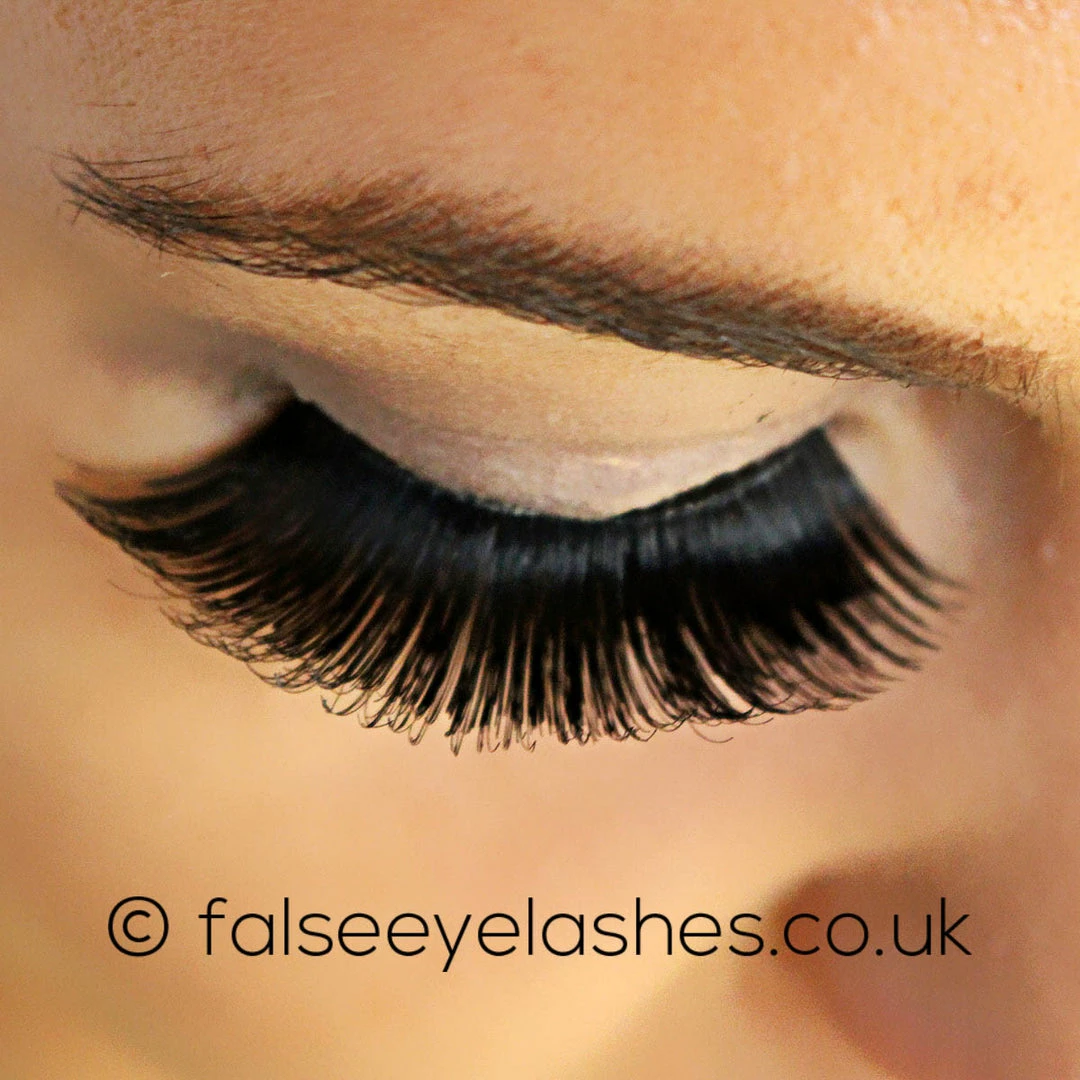 New Arrivals Red Cherry Lashes Style #101 (Blackbird) 7 New Arrivals Red Cherry Lashes Style #101 (Blackbird)