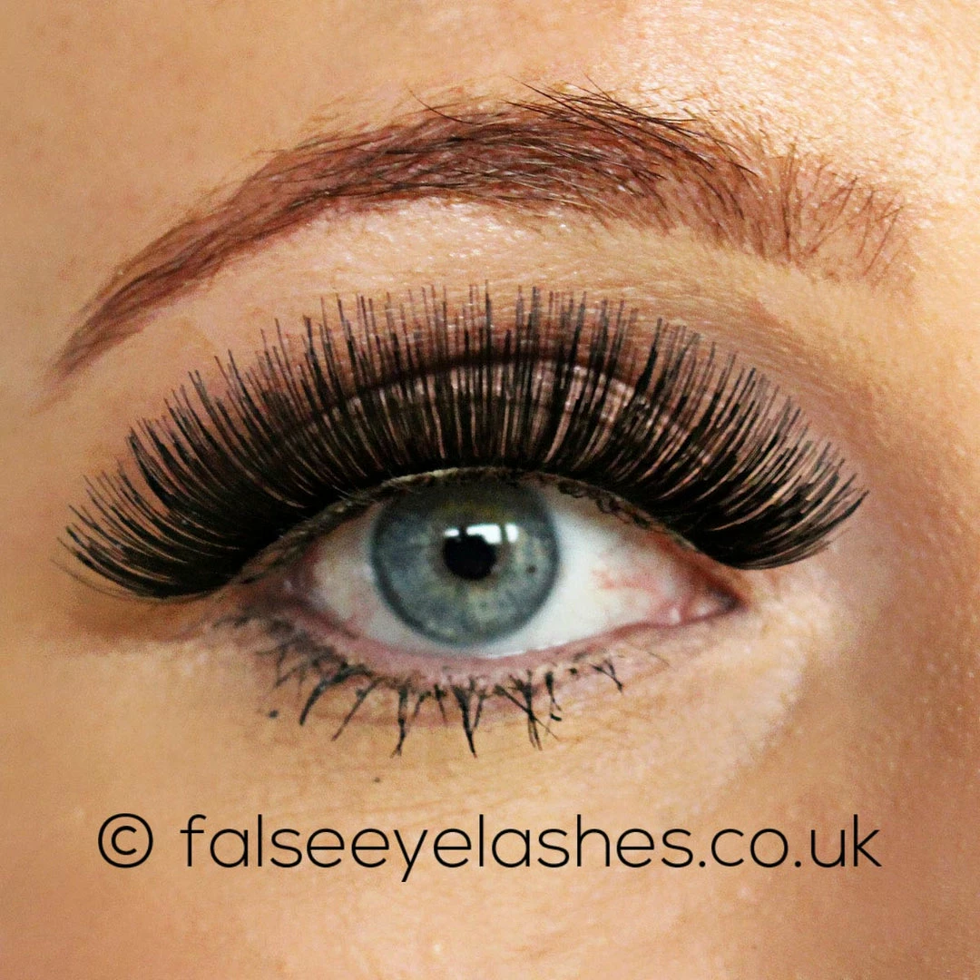 Red Cherry Lashes Style #201 (Larou) 5 Red Cherry Lashes Style #201 (Larou)